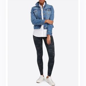 SPANX Look At Me Now Camo Leggings